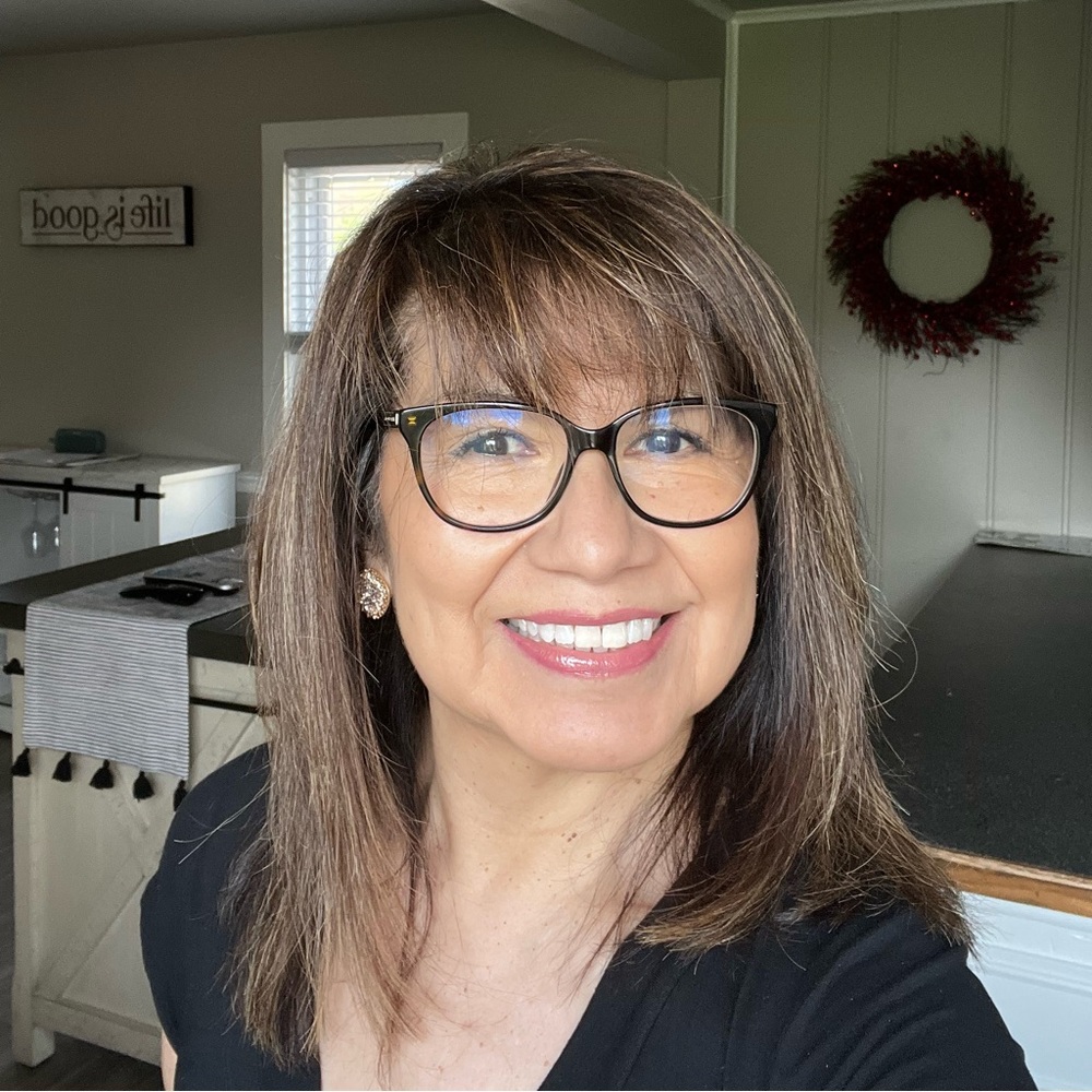 Meet your Posher, Elena